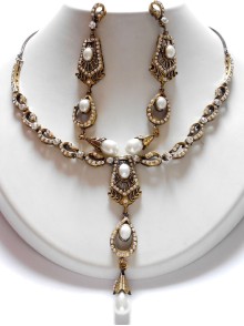 Victorian Jewelry Set